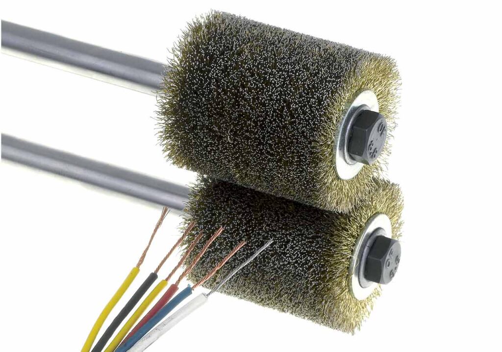 Wire stripping and varnish removal of copper connectors Jaz