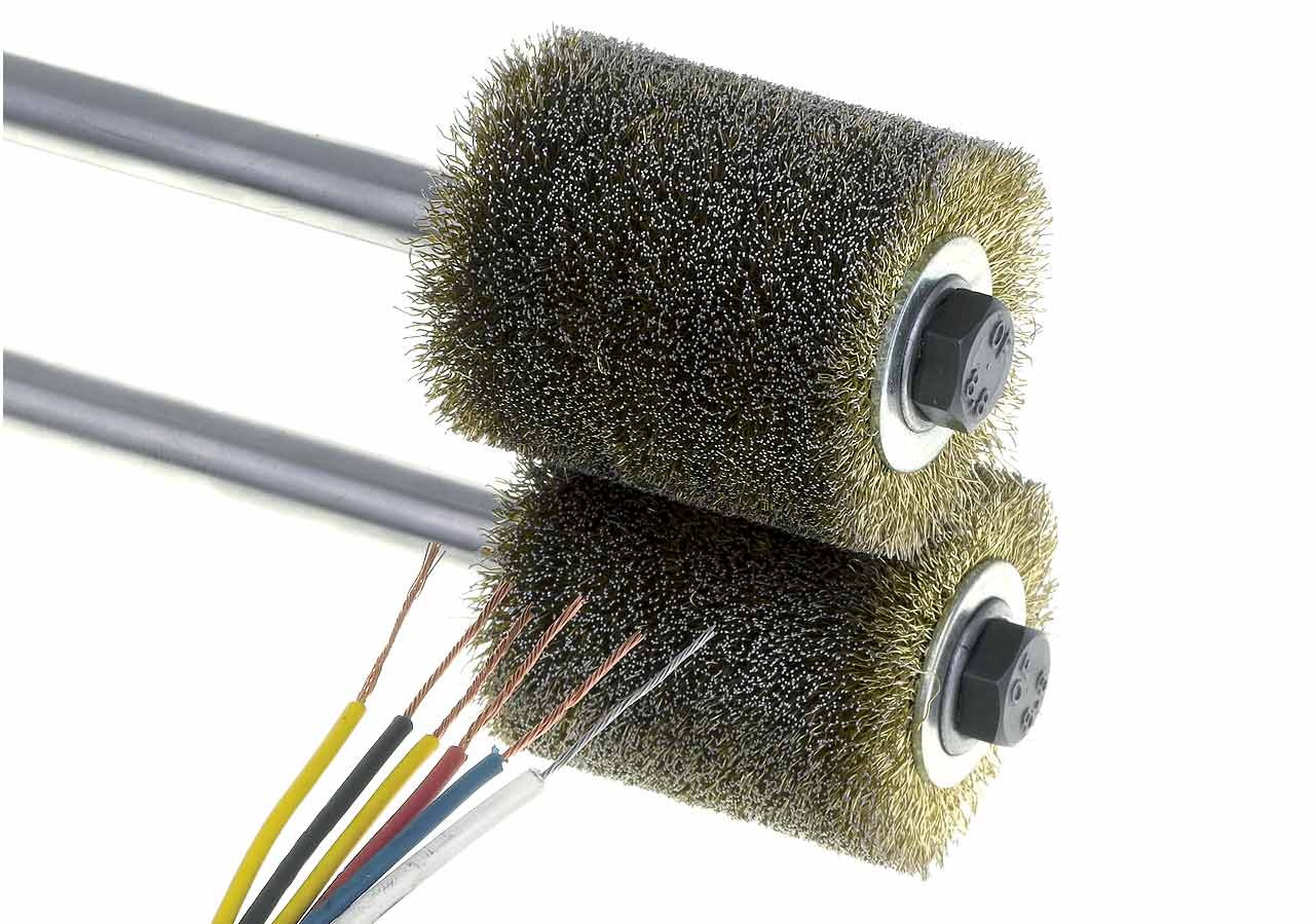 JAZ ZUBIAURRE: Pelado de cables y eliminación de barniz en conectores de cobre